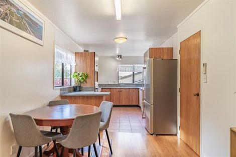 Photo of property in 10 Ordley Grove, Tawa, Wellington, 5028