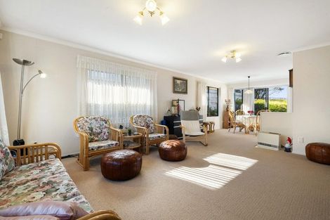Photo of property in 17 Bundoran Way, Pinehill, Auckland, 0632