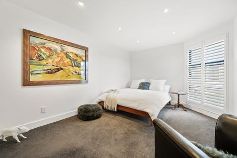 Photo of property in 5 Bayview Terrace, Oriental Bay, Wellington, 6011