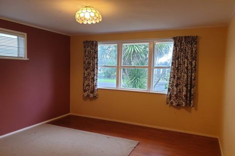 Photo of property in 2 Banks Road, Kawakawa Bay, Papakura, 2585