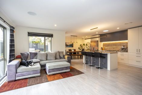 Photo of property in 110 Royal Park Drive, Parklands, Christchurch, 8083