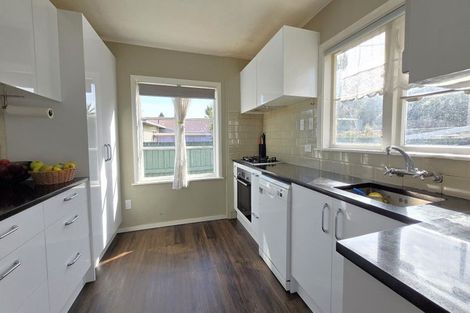 Photo of property in 195 Stokes Valley Road, Stokes Valley, Lower Hutt, 5019