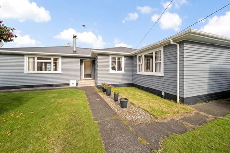 Photo of property in 26 Stuart Place, Blagdon, New Plymouth, 4310