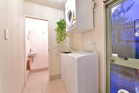 Photo of property in 2/34 Selwyn Crescent, Forrest Hill, Auckland, 0620