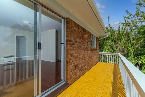 Photo of property in 2/581 East Coast Road, Browns Bay, Auckland, 0630