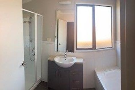 Photo of property in 11 Greenbough Lane, Greenhithe, Auckland, 0632