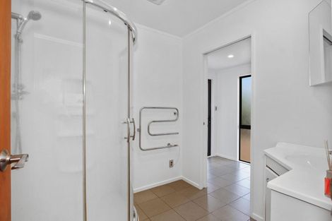 Photo of property in 114 Torkar Road, Clarks Beach, 2122