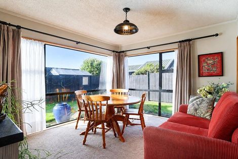 Photo of property in 67 Bowen Street, Cambridge, 3434