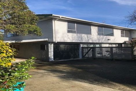 Photo of property in 124 Taylor Terrace, Tawa, Wellington, 5028