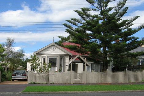 Photo of property in 124 Victoria Road, Devonport, Auckland, 0624