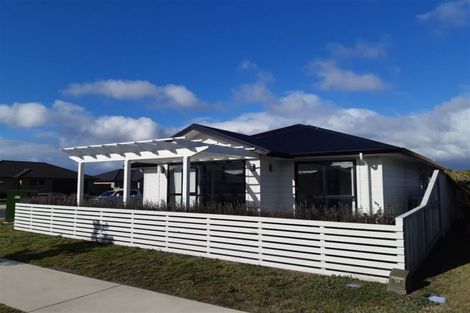 Photo of property in 14 Harding Drive, Papamoa Beach, Papamoa, 3118