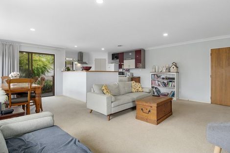 Photo of property in 74 Harbour View Road, Omokoroa, 3114