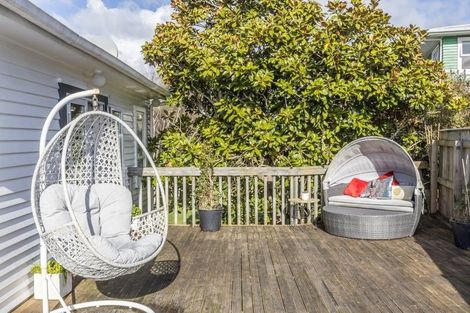 Photo of property in 78 Grays Road, Camborne, Porirua, 5026