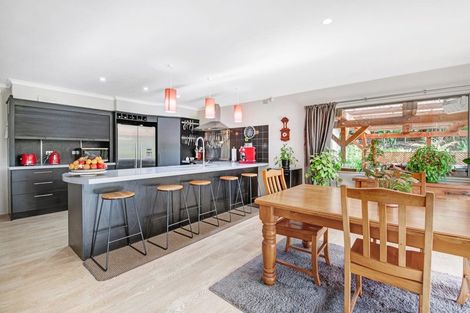 Photo of property in 42 Urumaraki Avenue, Helensville, 0800