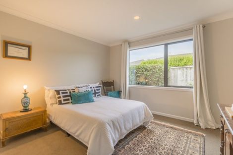 Photo of property in 8 Pateke Way, Paraparaumu Beach, Paraparaumu, 5032