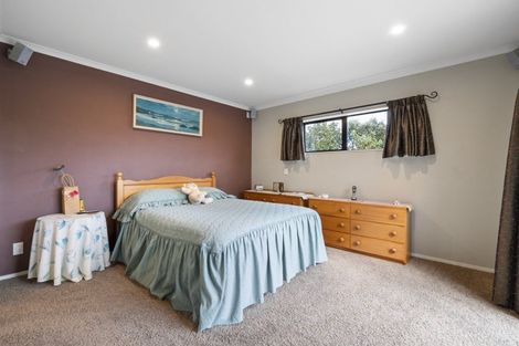 Photo of property in 11 Silkwood Place, Fitzherbert, Palmerston North, 4410