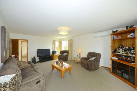 Photo of property in 12 Longmuir Street, Ilam, Christchurch, 8041