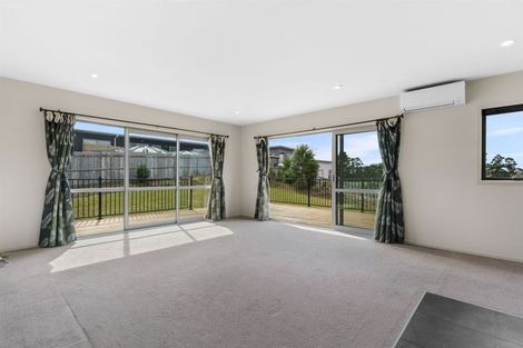 Photo of property in 10 Weka Street, Mangawhai, 0505
