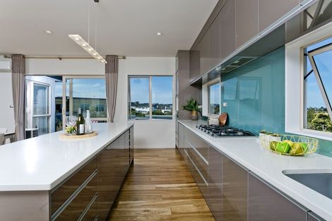 Photo of property in 8 Currey Crescent, Milford, Auckland, 0620