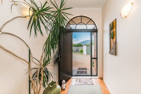 Photo of property in 18 Lorna Irene Drive, Raumati South, Paraparaumu, 5032