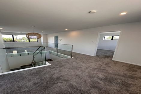 Photo of property in 59b Totara Road, Te Atatu Peninsula, Auckland, 0610