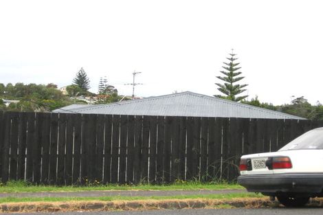 Photo of property in 1/107 Stanley Road, Glenfield, Auckland, 0629