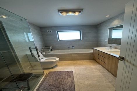 Photo of property in 27c Sunnyside Road, Sunnyvale, Auckland, 0612