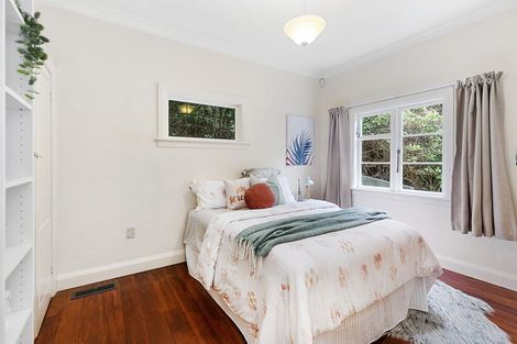 Photo of property in 33 Tio Tio Road, Miramar, Wellington, 6022