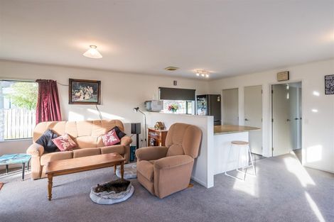 Photo of property in 3 Poneke Drive, Waikanae, 5036