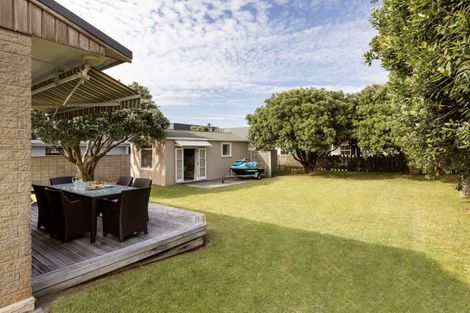 Photo of property in 69 Marine Parade, Mount Maunganui, 3116