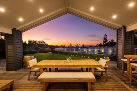 Photo of property in 12 Spur Road, Havelock North, 4130