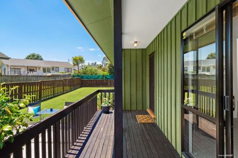 Photo of property in 34 Aviemore Drive, Highland Park, Auckland, 2010