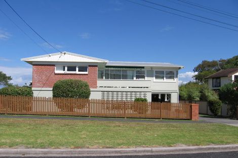 Photo of property in 15 Ringwood Street, Torbay, Auckland, 0630
