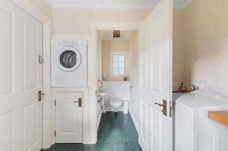 Photo of property in 424 Mangorei Road, Highlands Park, New Plymouth, 4312