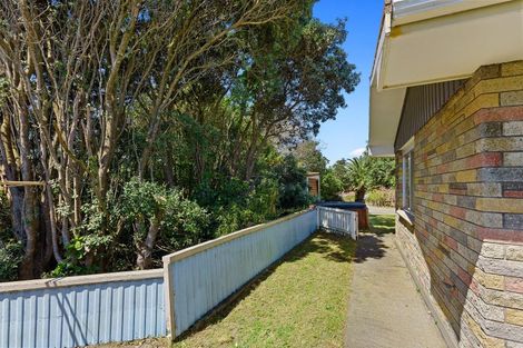 Photo of property in 44 Toi Street, Otaki Beach, Otaki, 5512