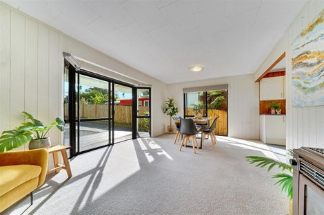 Photo of property in 94a Konini Road, Titirangi, Auckland, 0604