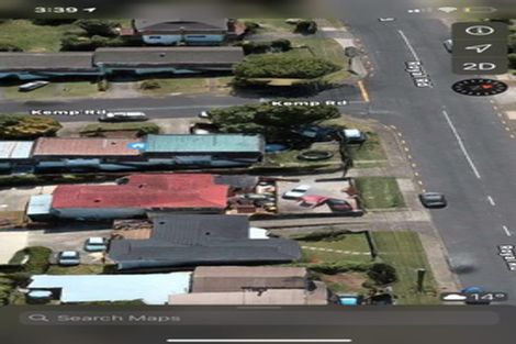 Photo of property in 1/2 Kemp Road, Massey, Auckland, 0614