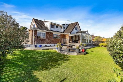 Photo of property in 65 Aviemore Drive, Highland Park, Auckland, 2010