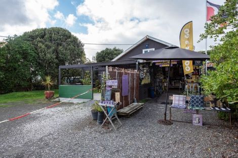 Photo of property in 84 Moana Street, Otaki Beach, Otaki, 5512