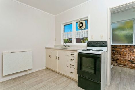 Photo of property in 2/31 Beatrice Avenue, Hillcrest, Auckland, 0627