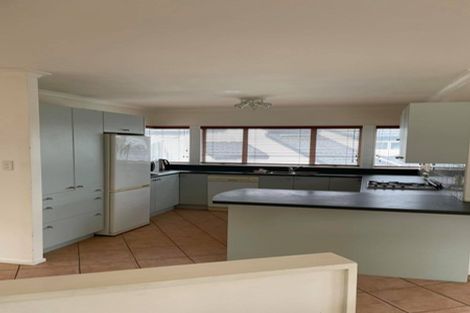 Photo of property in 51 James Evans Drive, Northcote, Auckland, 0627