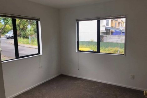 Photo of property in 3 Sun Place, Henderson, Auckland, 0612