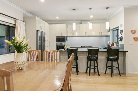 Photo of property in 52a Channel View Road, Campbells Bay, Auckland, 0630