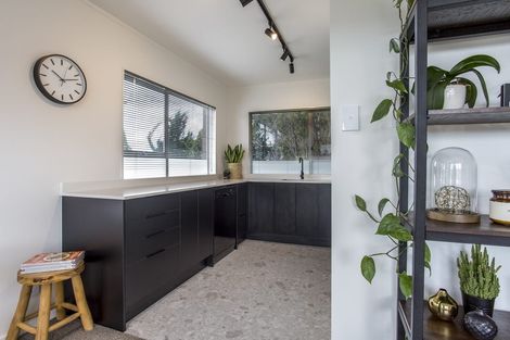 Photo of property in 1/18a Sherwood Avenue, Te Atatu South, Auckland, 0610