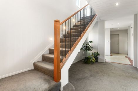 Photo of property in 41 Sapperton Drive, Henderson, Auckland, 0612