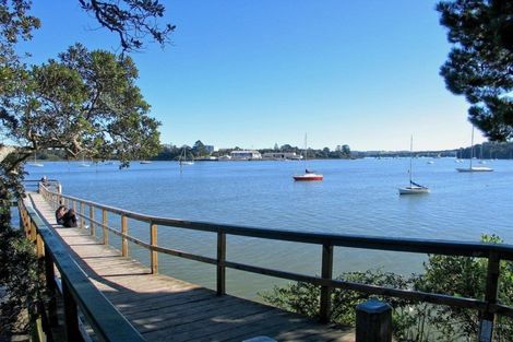 Photo of property in The Haven, 5/120 Beach Haven Road, Beach Haven, Auckland, 0626