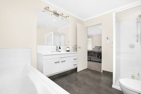 Photo of property in 8 Vivien Place, Patumahoe, Pukekohe, 2679