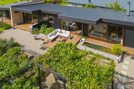 Photo of property in 19 Victoria Street, Coromandel, 3506