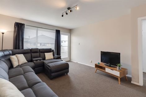 Photo of property in 2/12 North Avon Road, Richmond, Christchurch, 8013