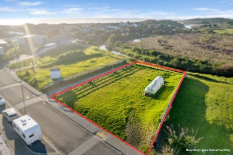 Photo of property in 15 Seagrass Place, Otaki Beach, Otaki, 5512